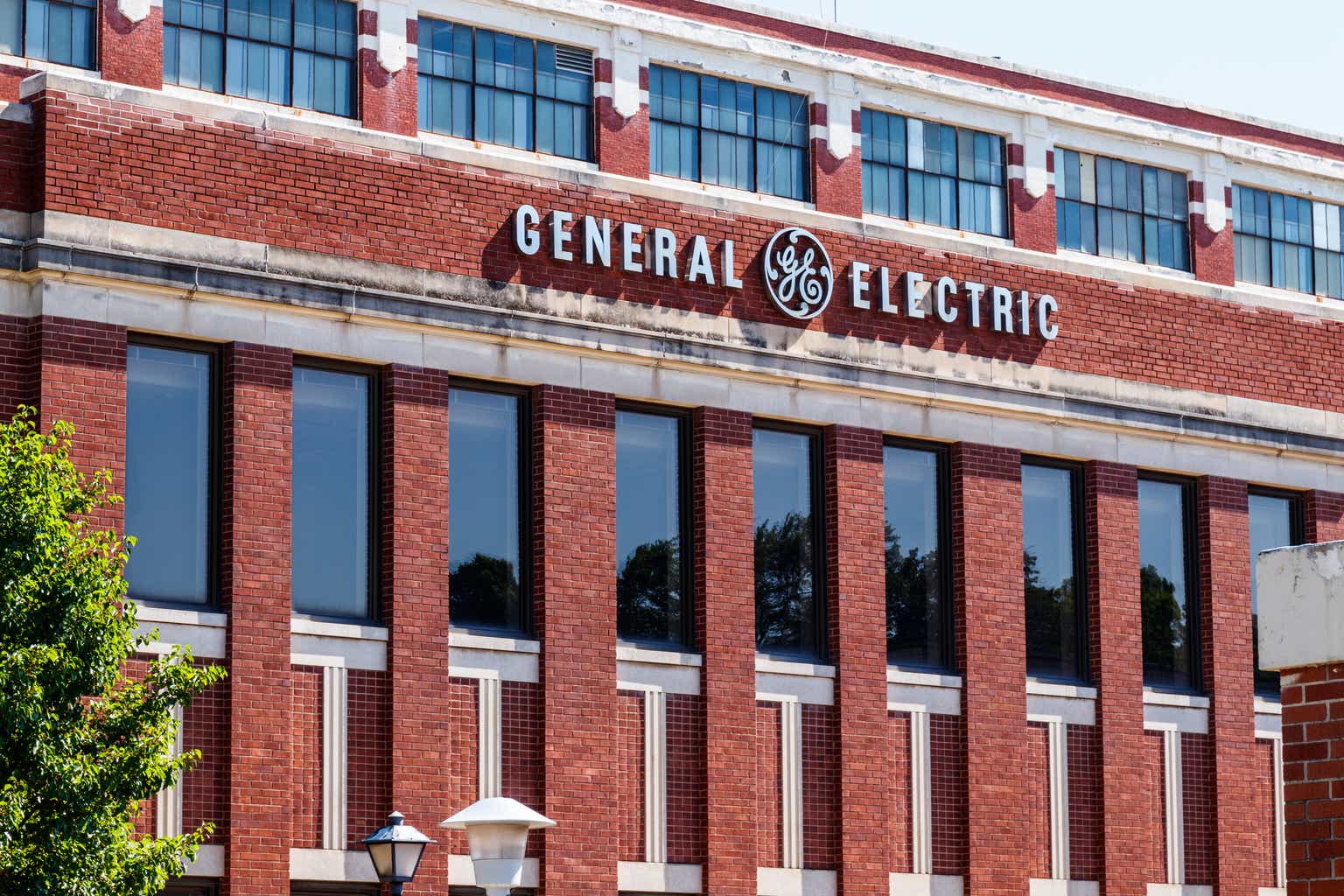 General Electric: Still Overburdened With Liabilities
