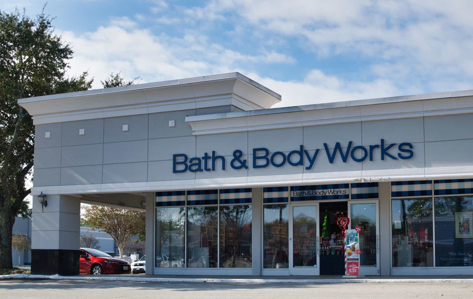 Bath & Body Works, Inc.: Strong Business, But Macroeconomic Pressures Remain