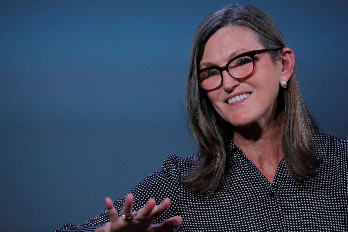 Cathie Wood''s ARK Invest Dumps Coinbase, Adds More Robinhood Stock