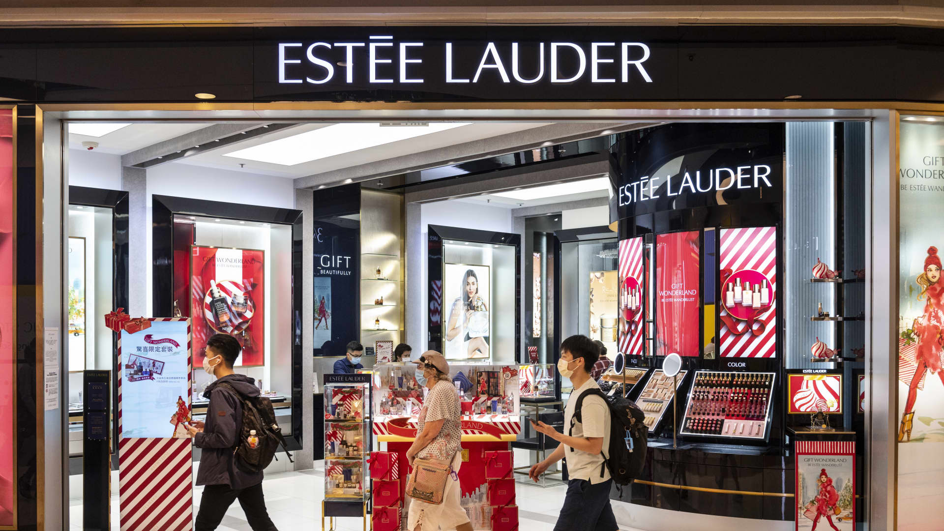 Can troubled Estee Lauder be saved? Wall Street analysts say yes, but we''re not so sure