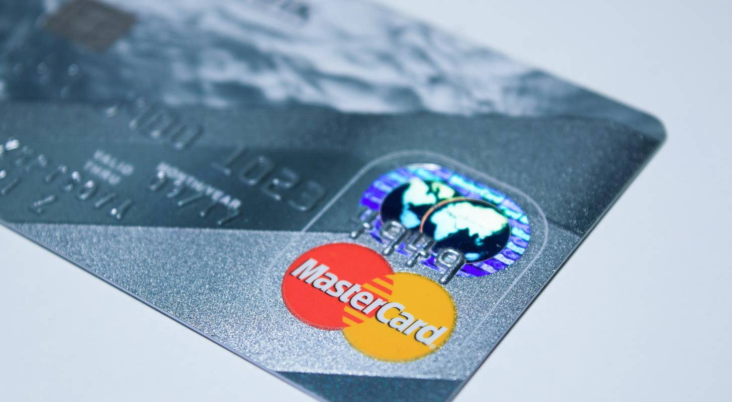 Mastercard''s Conservative Outlook and Relative P/E Discount Make It a Favorable Bet: Analysts Raise Price Targets