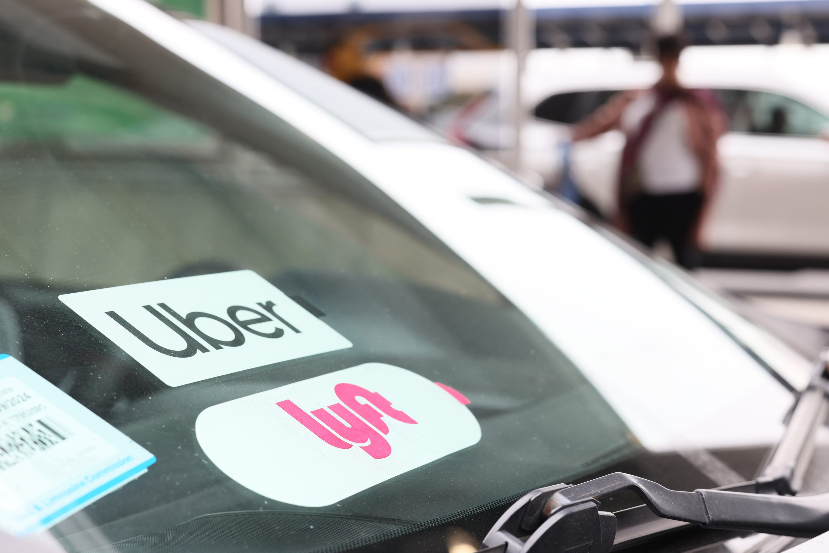 Lyft agrees to $10 million settlement for allegedly failing to disclose that Carl Icahn sold shares to George Soros just before the company’s IPO