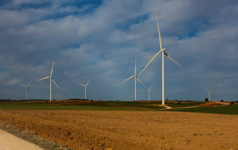 Zara boss buys stake in Repsol''s 618-MW renewables portfolio in Spain