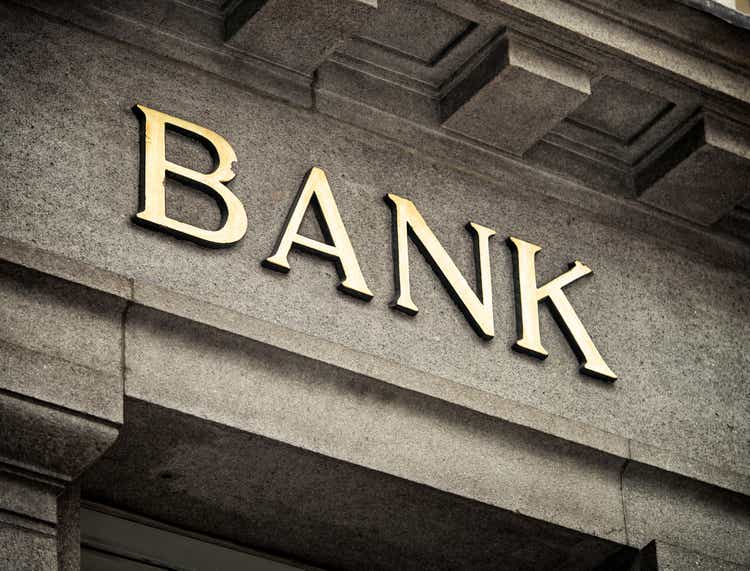 Washington Trust Bancorp launches $150M mixed shelf offering - filing