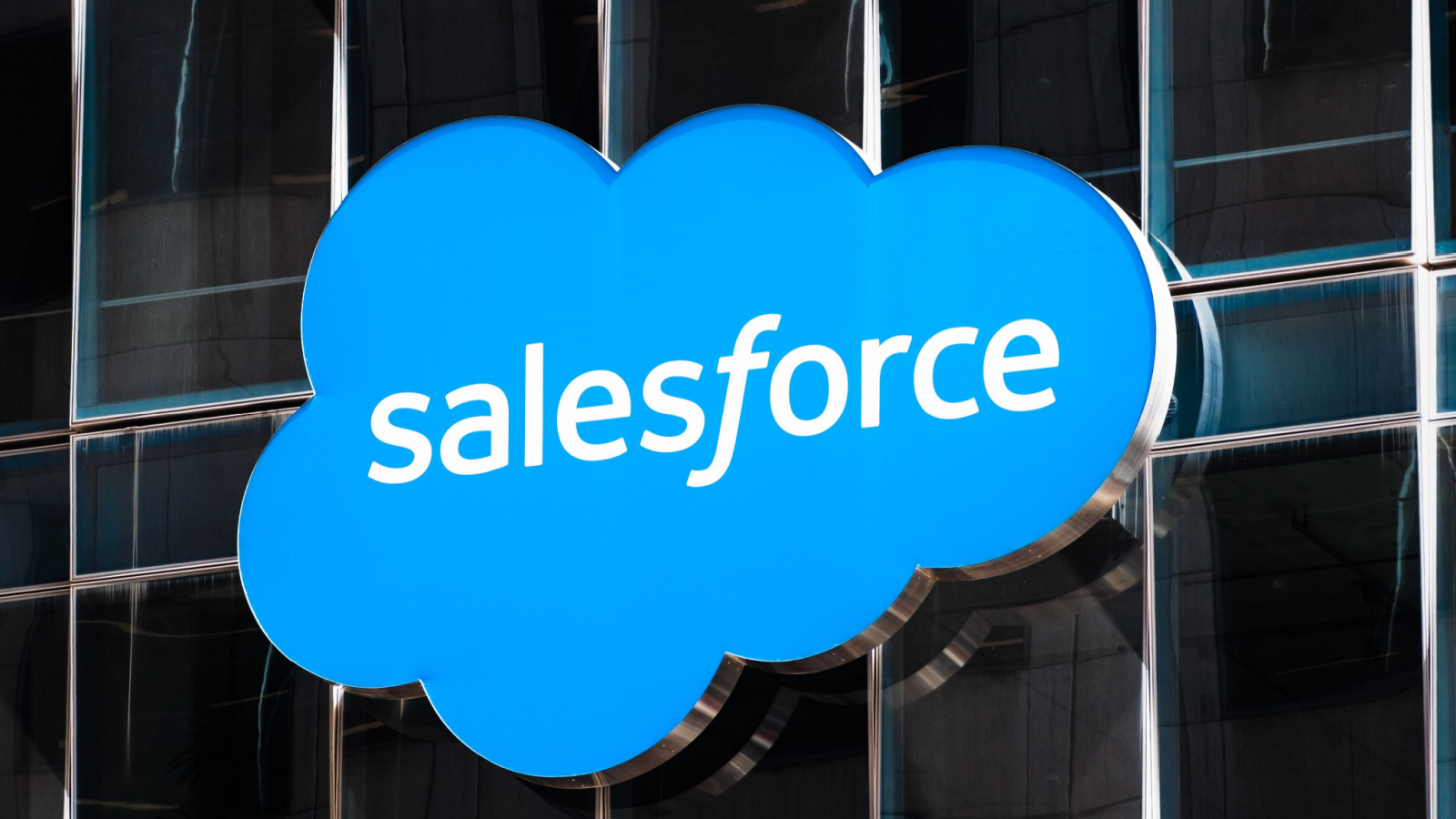 These 2 Salesforce Insiders Just Sold 25,000 Shares of CRM Stock