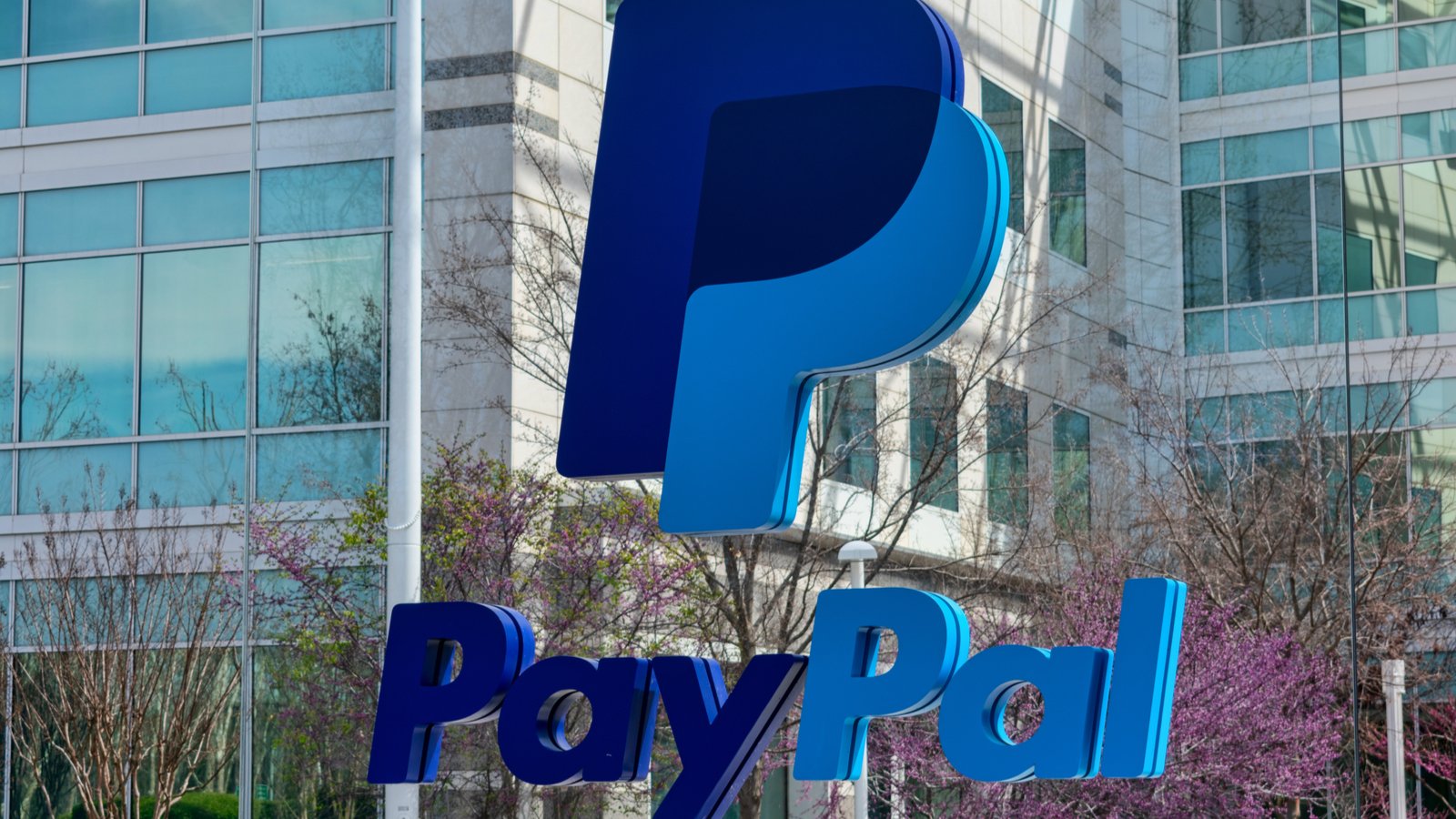 Warren Buffett’s Next Big Bet? Why PayPal Stock Might Be on Berkshire’s Radar.