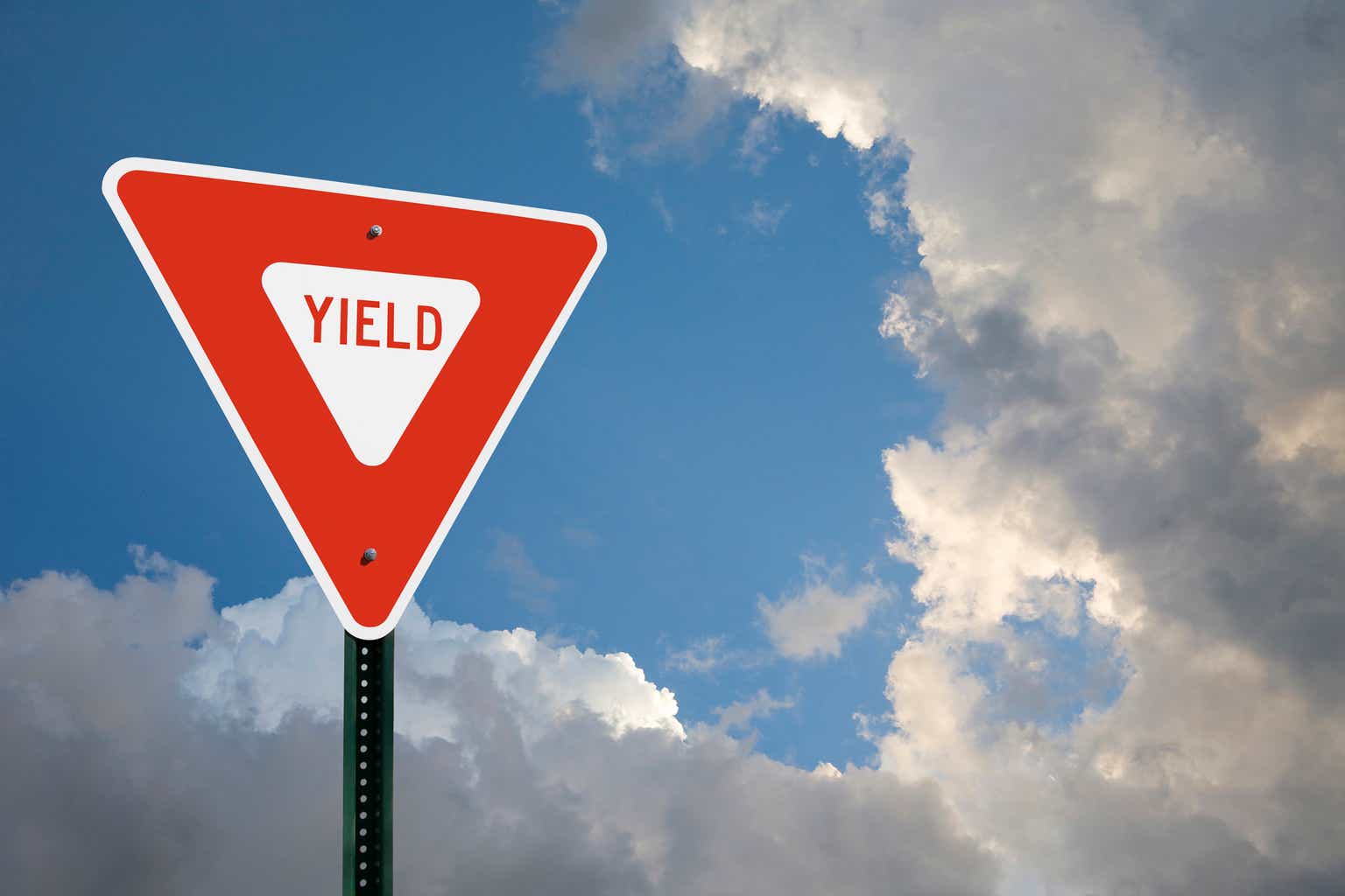 Oxford Lane Capital: High Yield Hides Small Total Returns