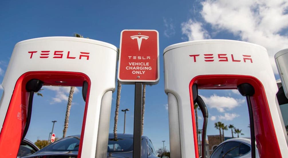 Cathie Wood''s ARK Sees Tesla''s Collaboration With GM Popularize Its Charging Standard