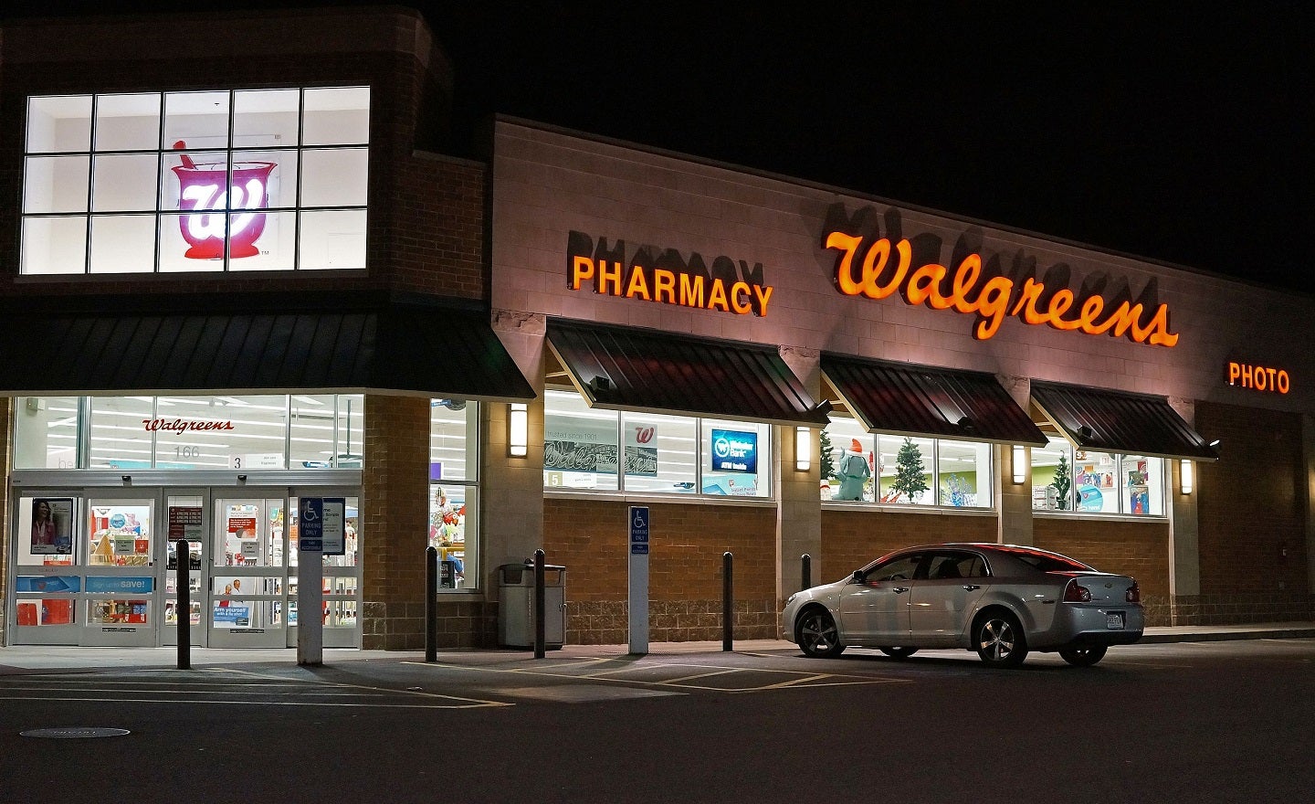 Walgreens sells shares of AmerisourceBergen for $694m