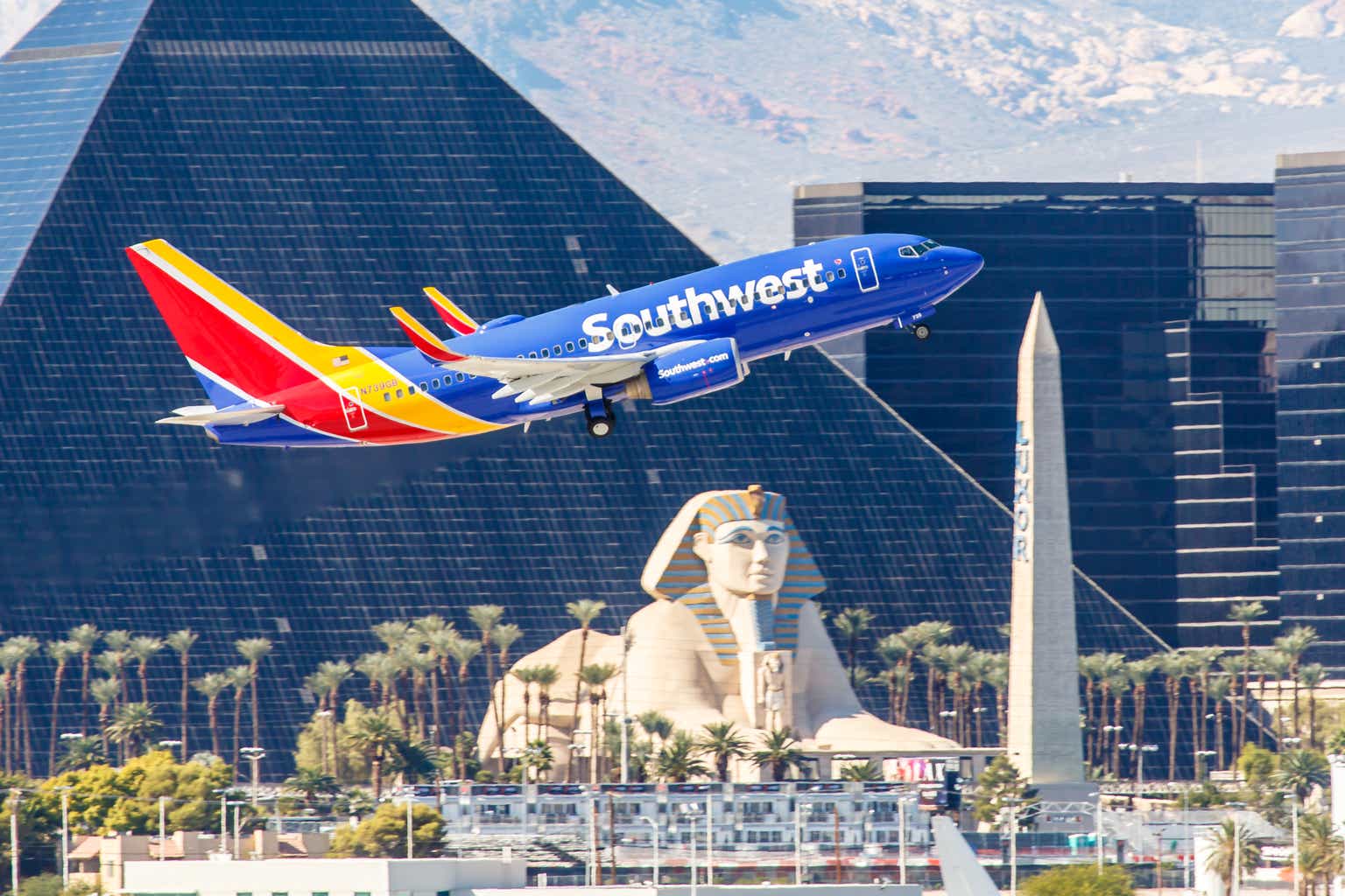 Southwest Airlines Suffers Through Its Annus Horribilis (Rating Upgrade)