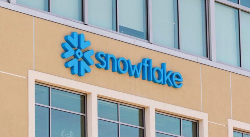 Snowflake Q3 Preview: Cloud Optimization Headwinds In Focus, Earnings Volatility Expected