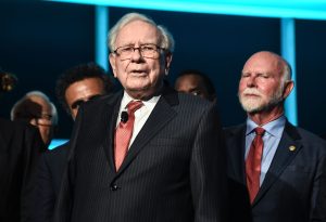 Wells Fargo''s stock rose 13% after Warren Buffett praised it in 2009. Now we know he quietly sold $20 million in shares the same day