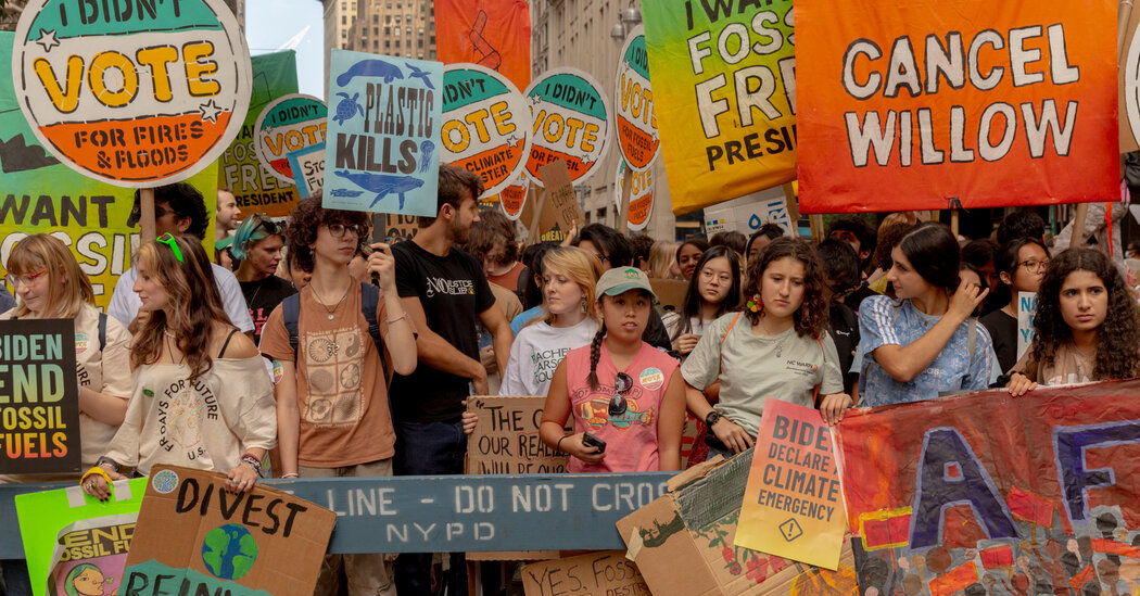 Climate Protesters March on New York, Calling for End to Fossil Fuels