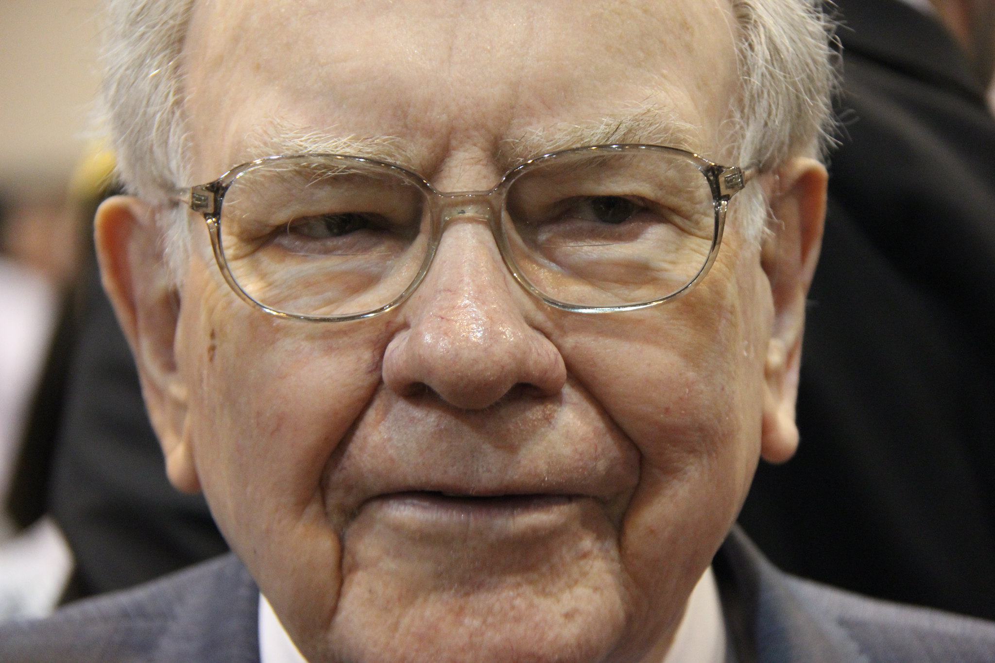 Warren Buffett Is Violating 1 of His Key Investing Rules With Apple
