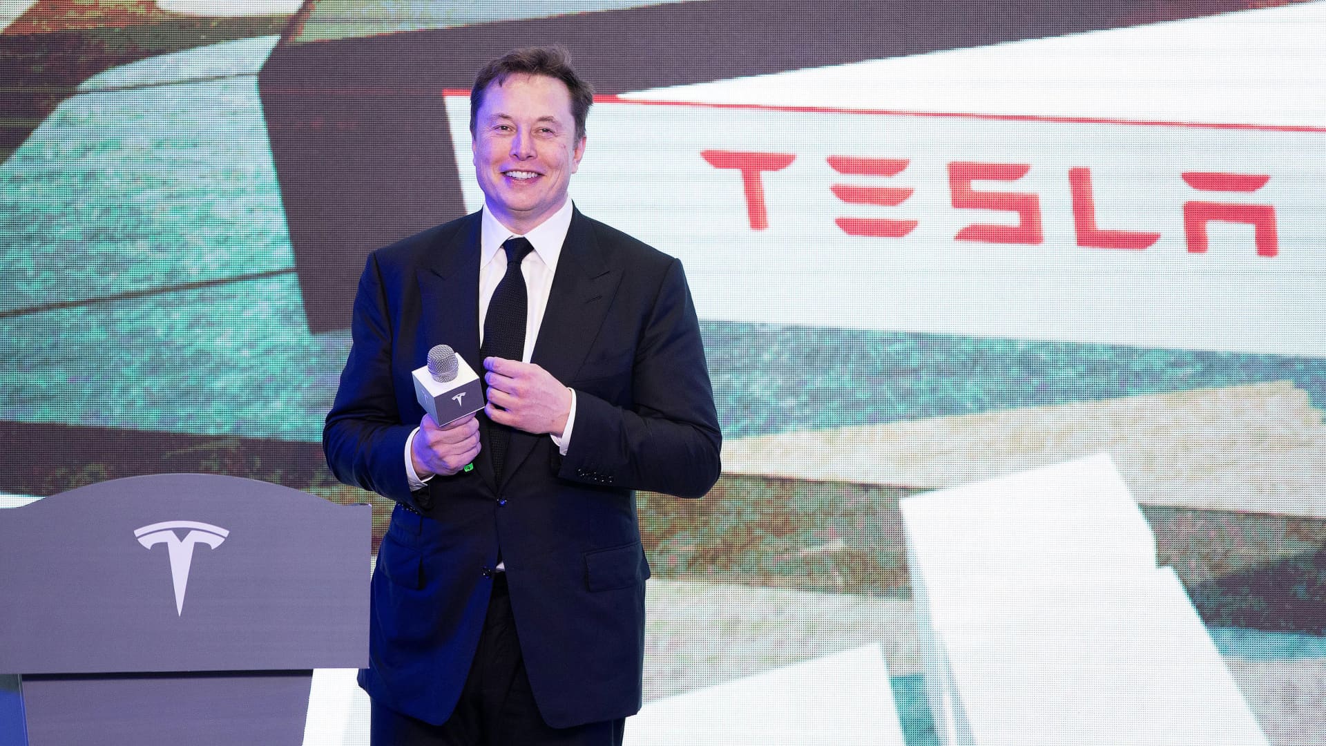 Tesla shares rise as Elon Musk meets with China''s foreign minister
