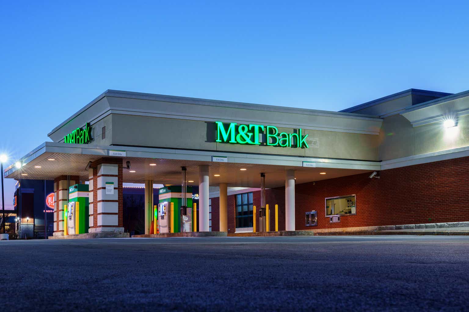 Deposit Pressures Make M&T Bank A Sell