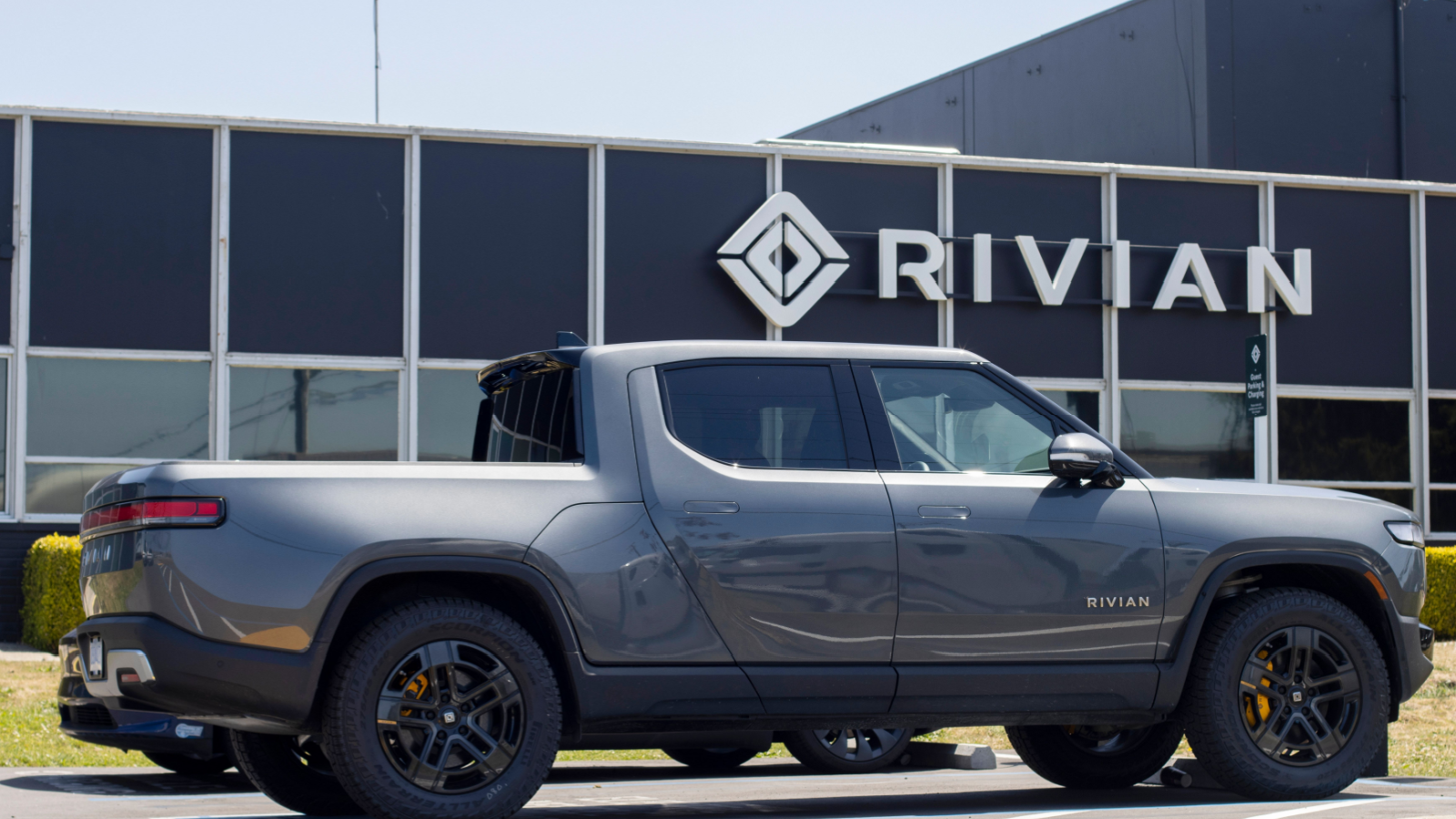 Rivian’s Rising Tide: Why the EV Dark Horse Might Surprise This Fall